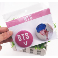 PACK 2 BADGES BTS - V (BTS) - MODEL 2